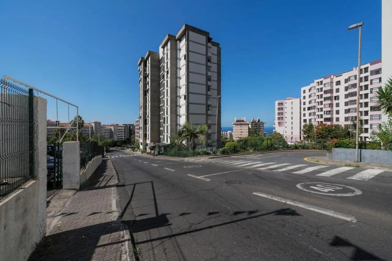 America Apartment By Holiday Rental Madeira Funchal  Portugalia